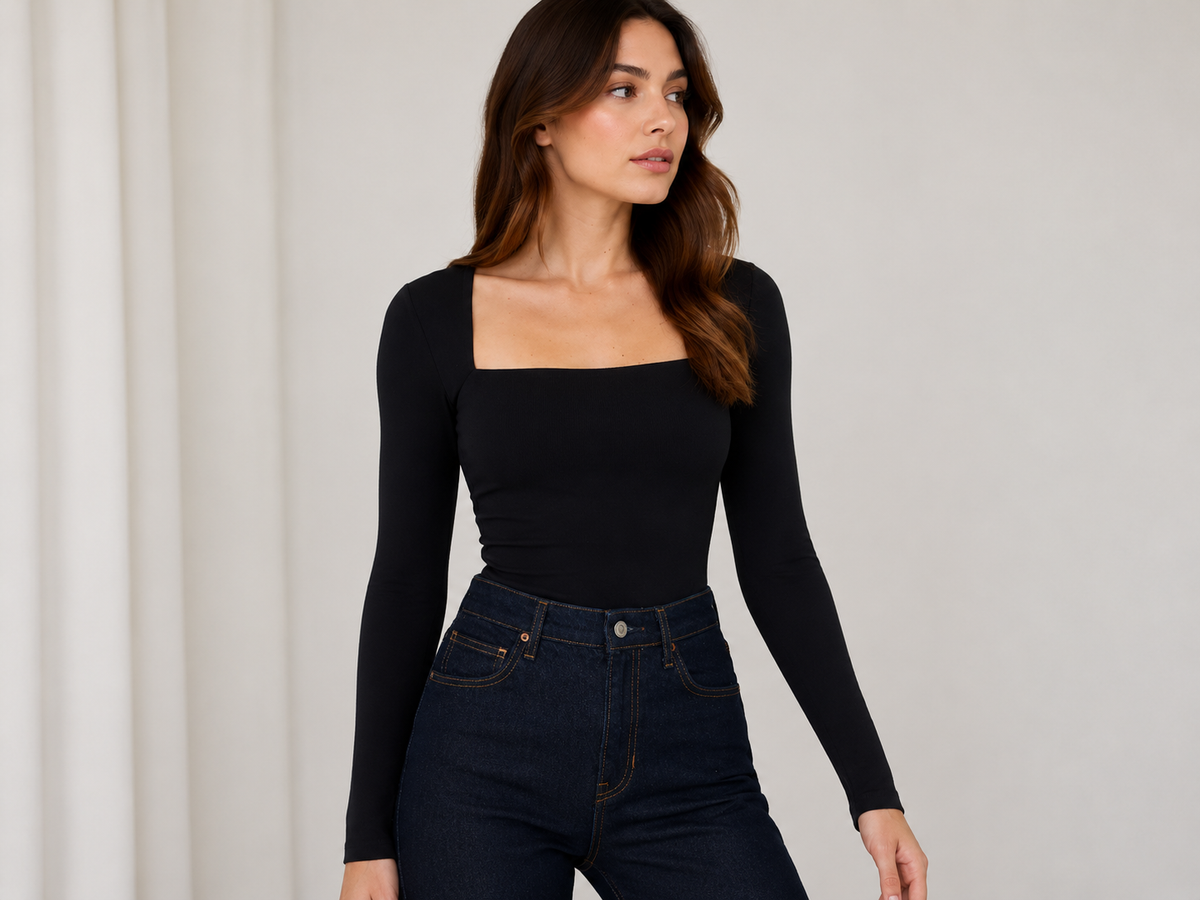 Square Neck Long Sleeve Ruched Side
Knit Top